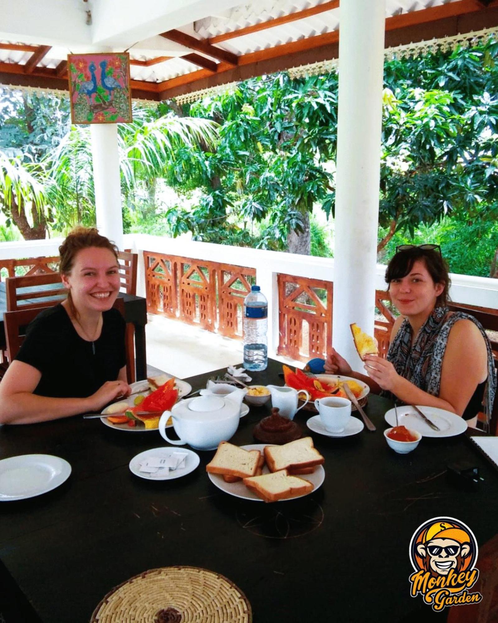 The Monkey Garden Hostel Sigiriya Exterior photo