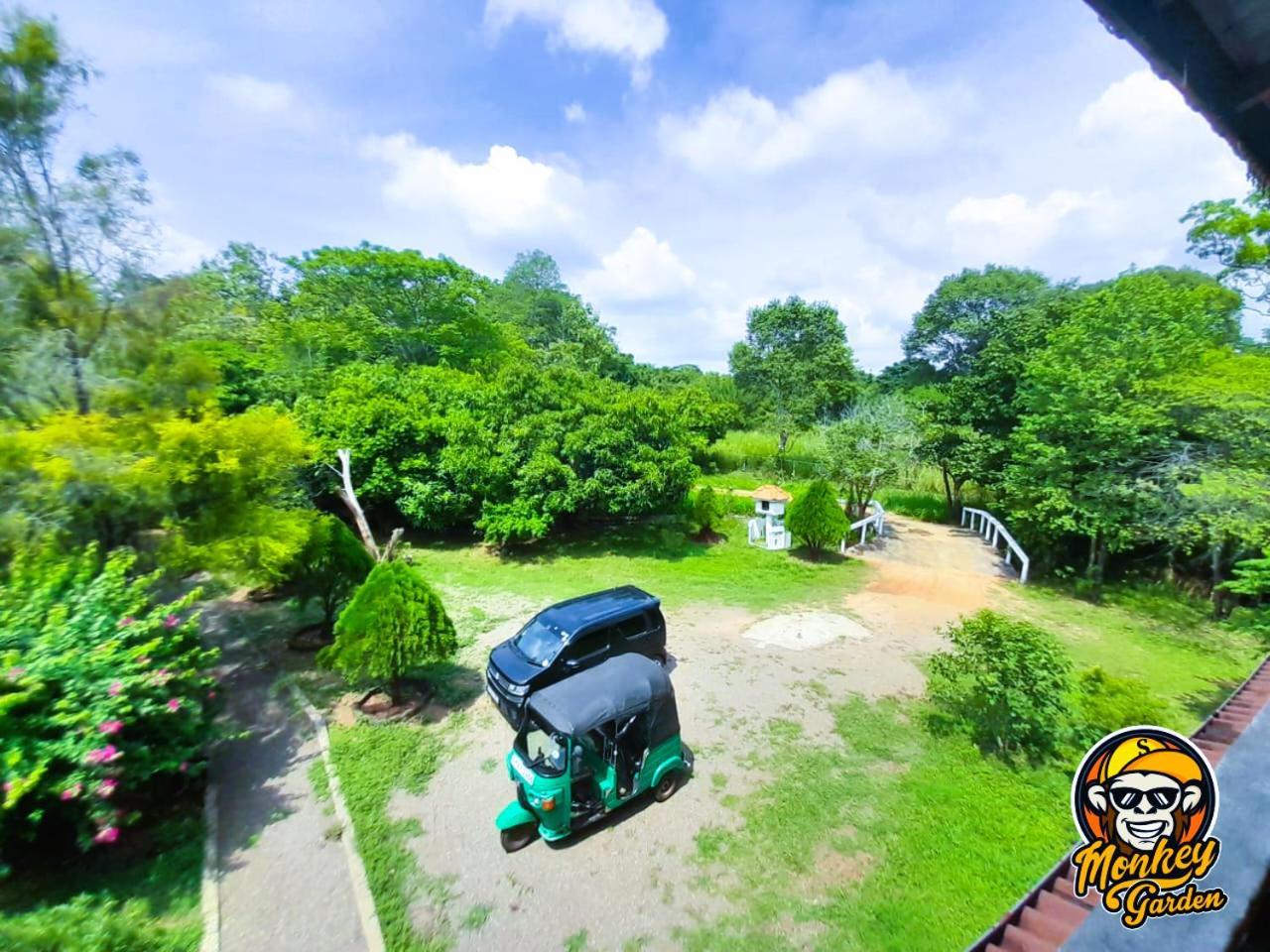 The Monkey Garden Hostel Sigiriya Exterior photo