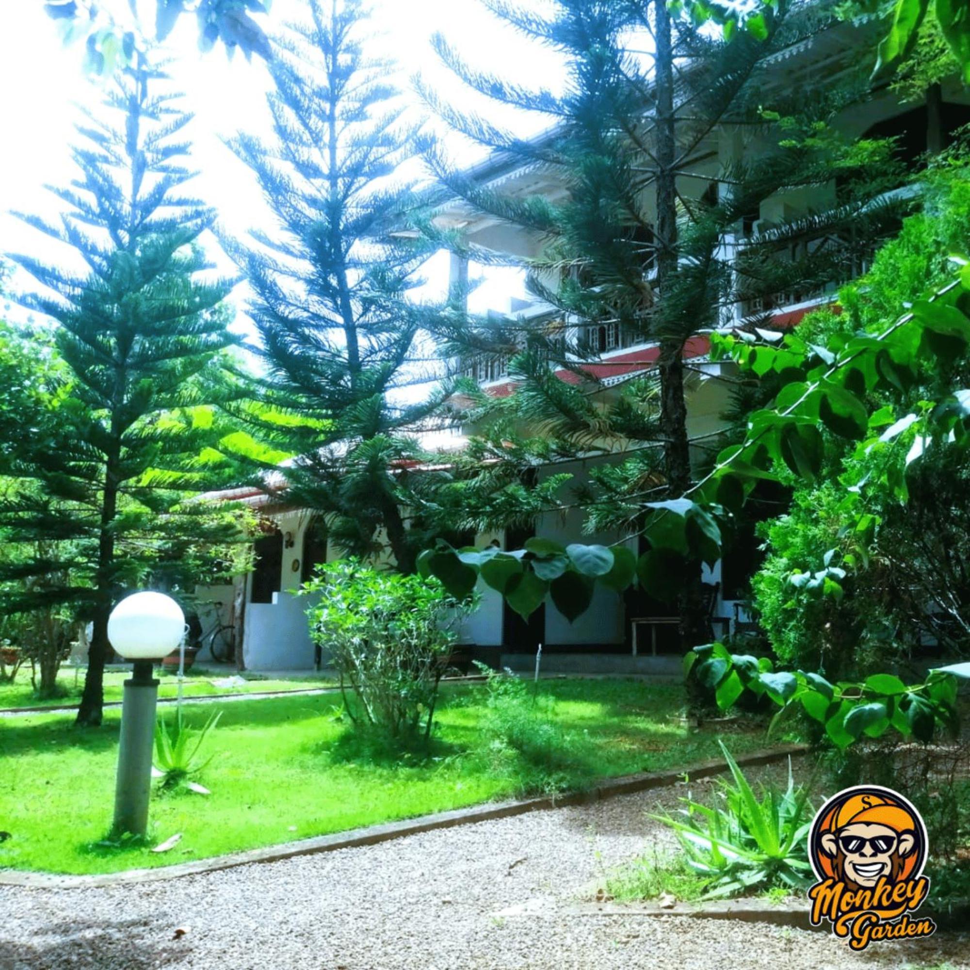 The Monkey Garden Hostel Sigiriya Exterior photo