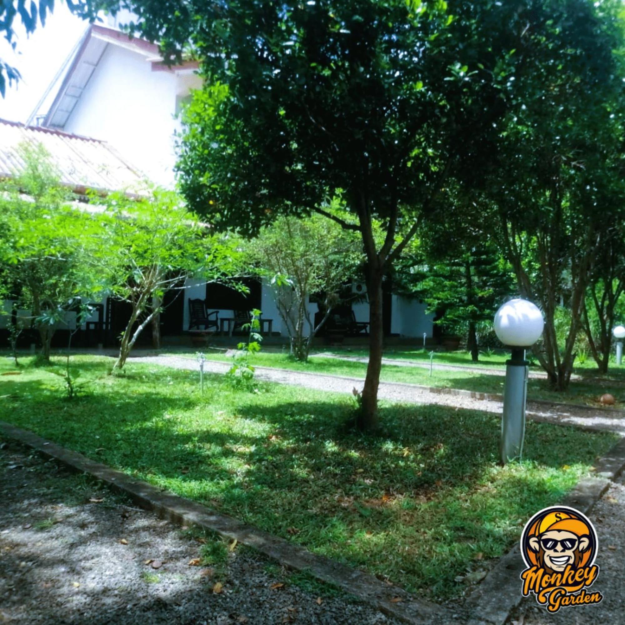 The Monkey Garden Hostel Sigiriya Exterior photo