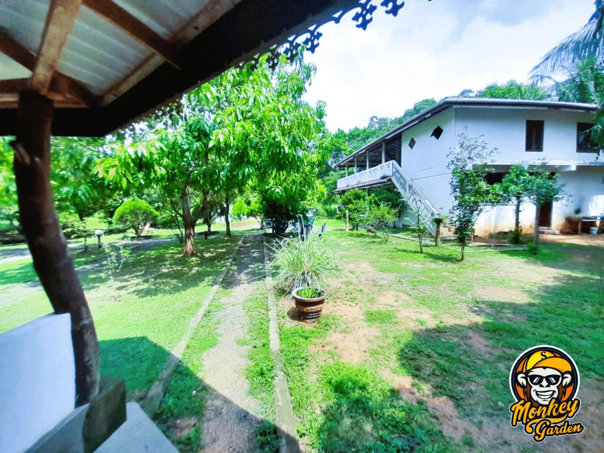 The Monkey Garden Hostel Sigiriya Exterior photo