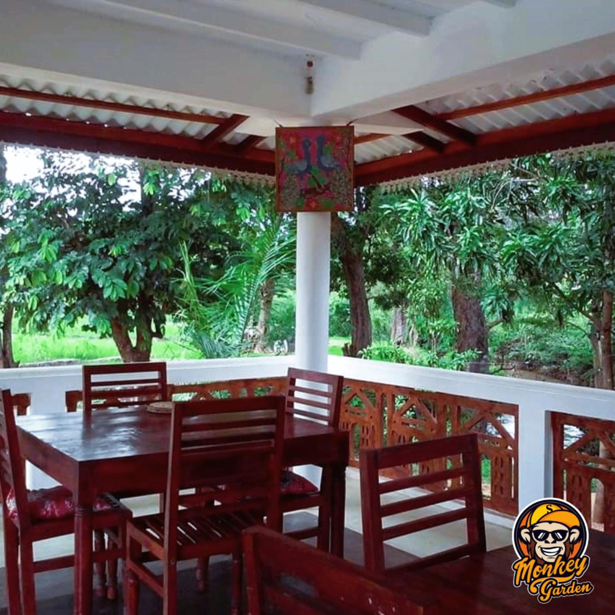 The Monkey Garden Hostel Sigiriya Exterior photo